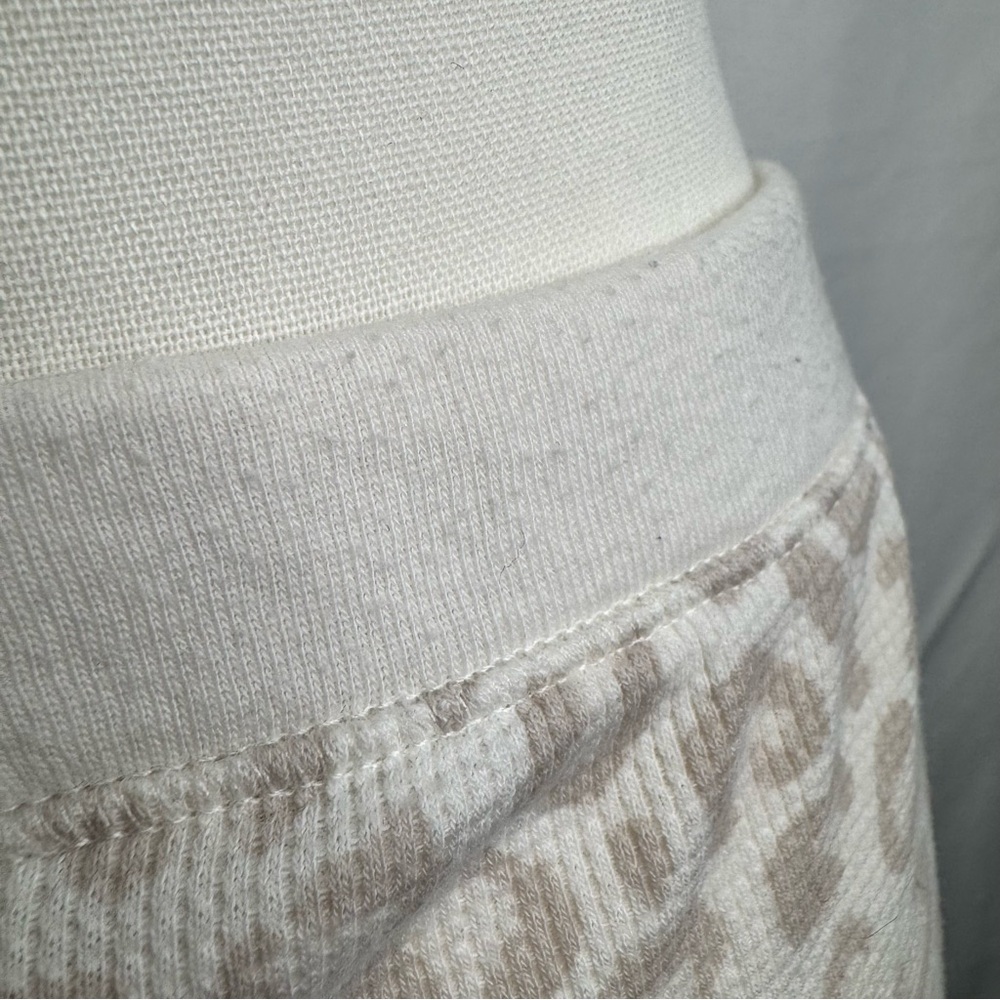 Old Navy Thermal Leggings Snow Leopard Animal Print Pajama Pants L - Picture 11 of 16